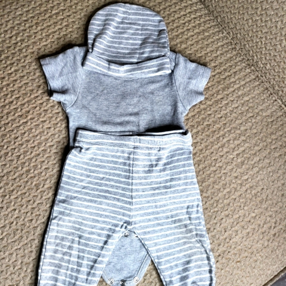 Kiddiezoom Baby Set Bodysuits Pants Hat Set 3- 6 M